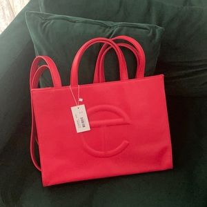 Telfar Medium Red Shopper❤️❤️❤️❤️